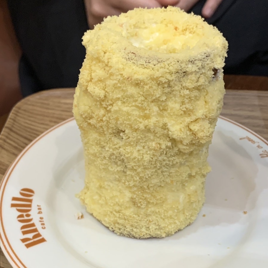 Castella cream chimney cake enjoyed as a cozy Seokchon Lake dessert