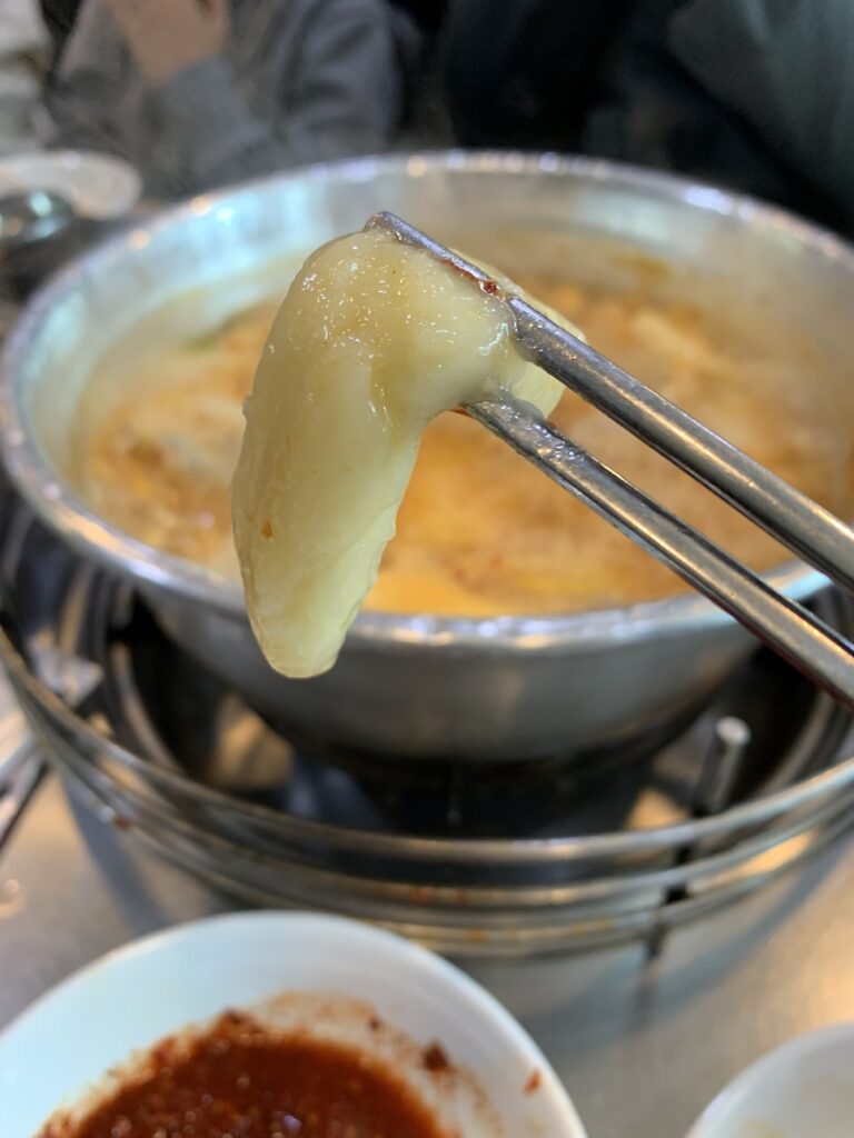 Stretchy rice cake from Dongdaemun Dakhanmari hotpot