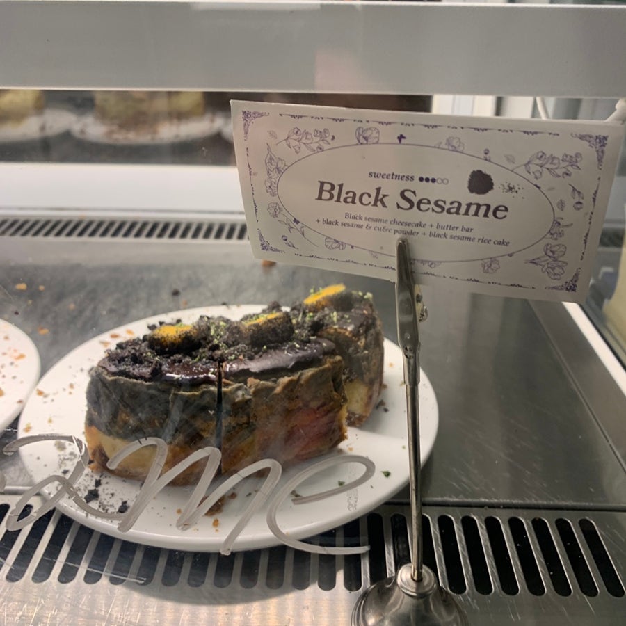 Black sesame cheesecake at Bukchon Cheesecake Cafe RUF RUF atelier Anguk in Seoul