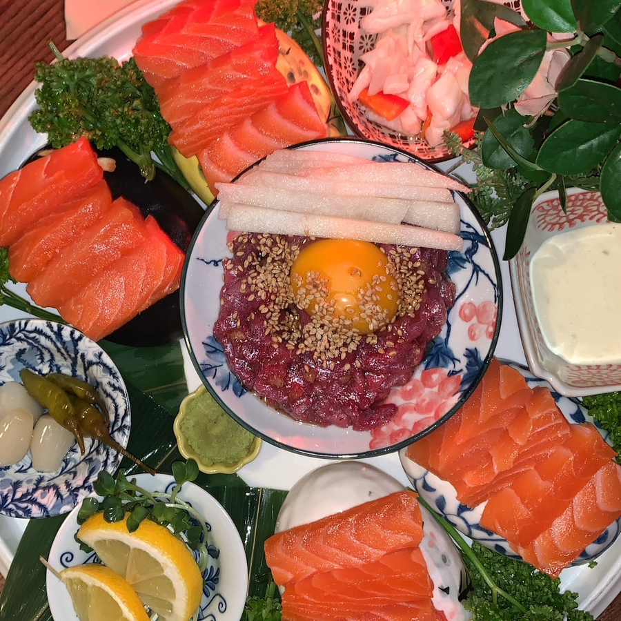 Yukhoe and salmon platter at Sodamhee Jamsil Izakaya