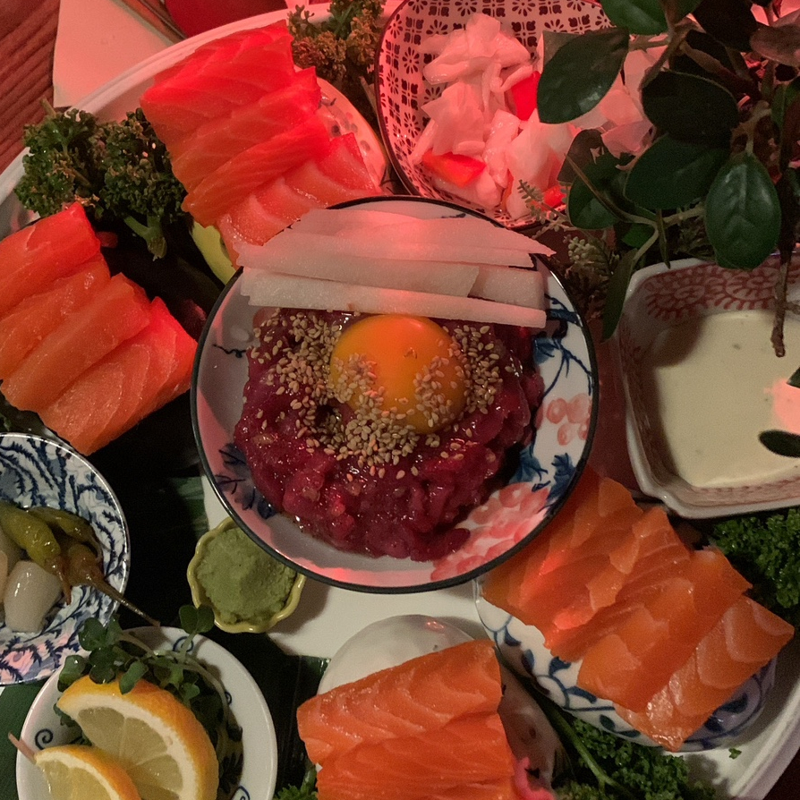 Yukhoe and salmon platter at Sodamhee Jamsil Izakaya
