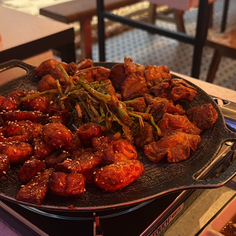 Crispy dorae-chang served at a makchang restaurant near Gangnam Station
