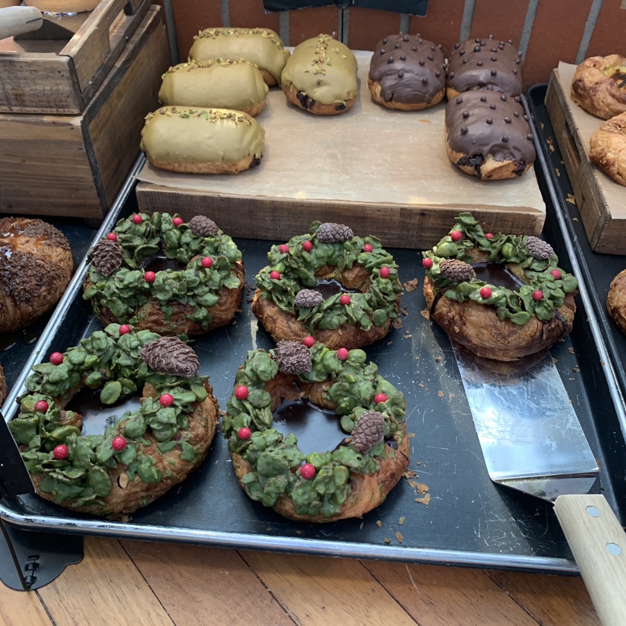 Cheonsang Gaok Seongsu Cafe Christmas wreath pastries on display