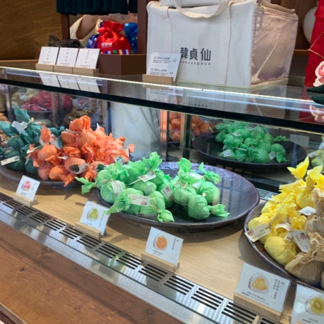 Gift-ready Dubai mochi packaging displayed at a dessert shop in Seongsu