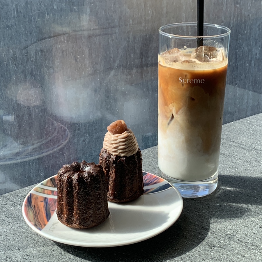 Classic and Mont Blanc canelés with café latte at Sinnonhyeon Station canelé cafe Screme