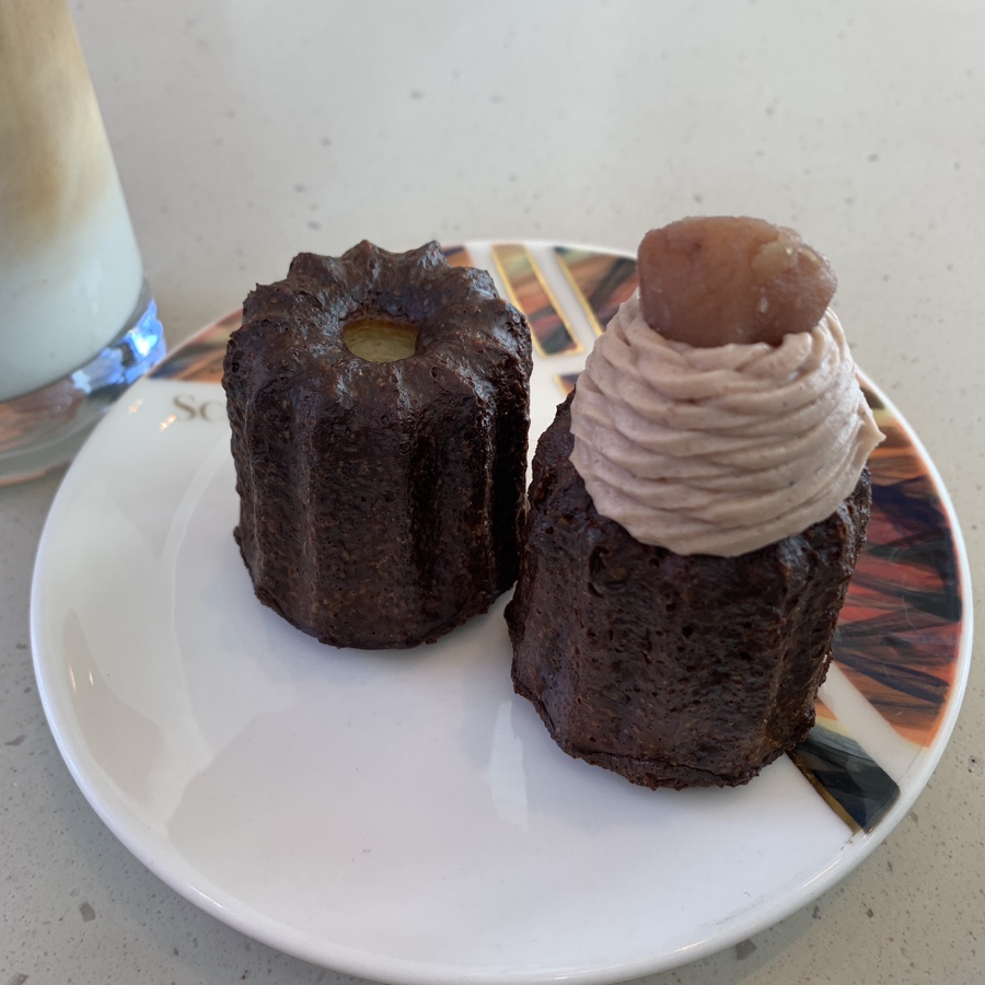 Sinnonhyeon Station canelé cafe Screme classic and Mont Blanc canelés