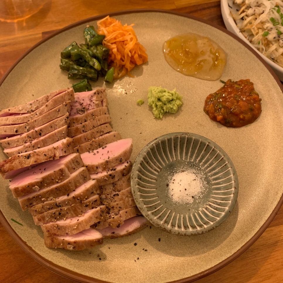 3 Reasons to Love Songridan-gil Korean Fusion Restaurant Memealzip – A Must-Try Date Spot