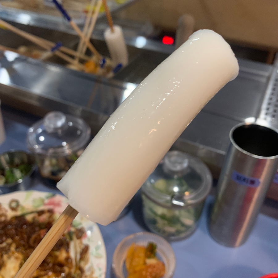 Busan-style mul-tteok rice cake skewer at Shinnonhyeon Station oden bar