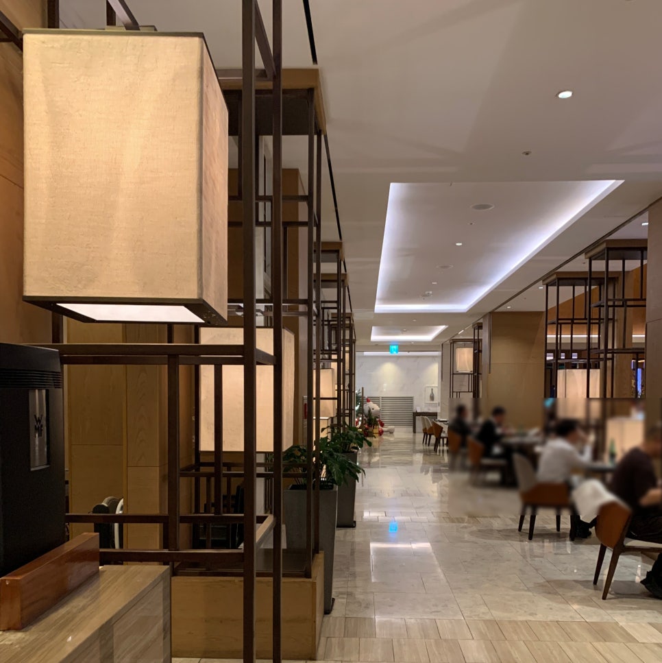 Luxury interior seating area of Grand InterContinental Seoul Parnas Grand Kitchen Buffet