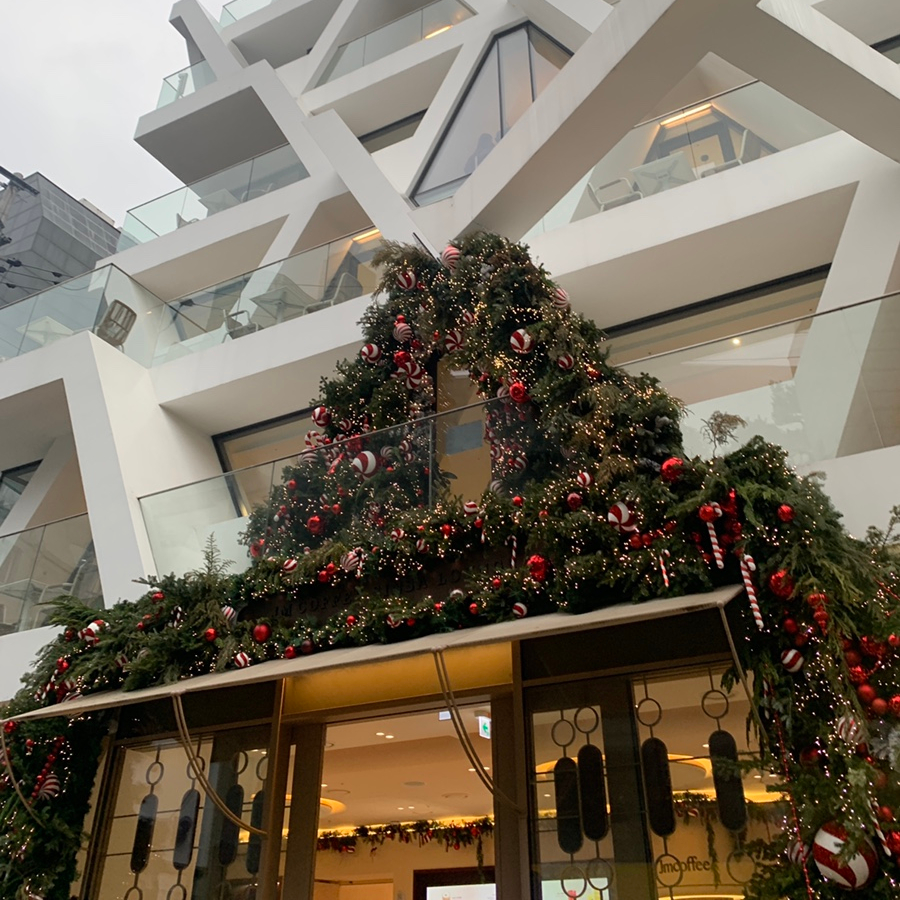 JM Coffee Sinsa Lounge – Desserts and Hand-Drip Coffee in Garosu-gil