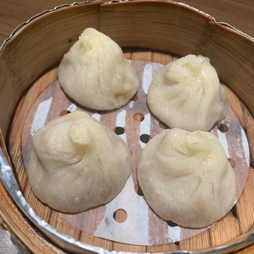 Xiao long bao soup dumplings at DimDimSum COEX in Parnas Mall