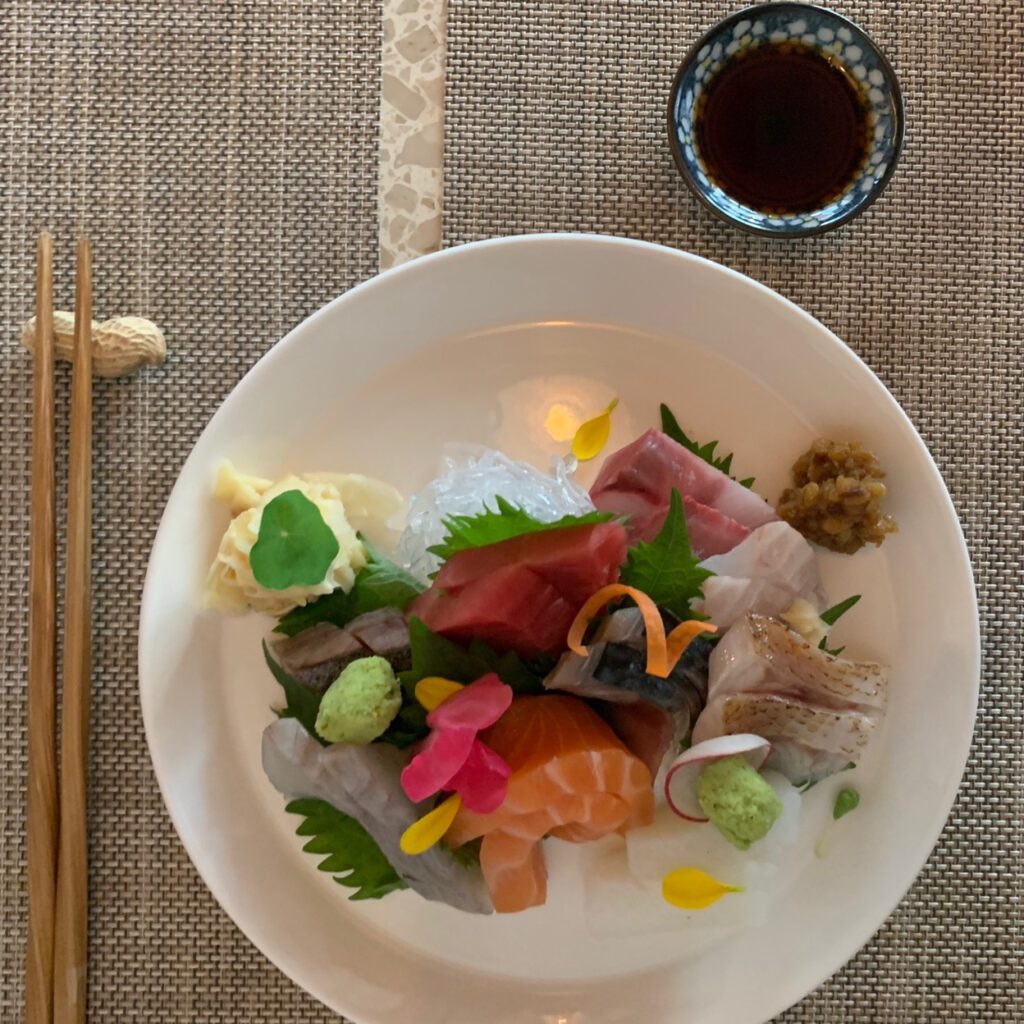Fresh aged sashimi plate at Songridan-gil izakaya Sake Shop