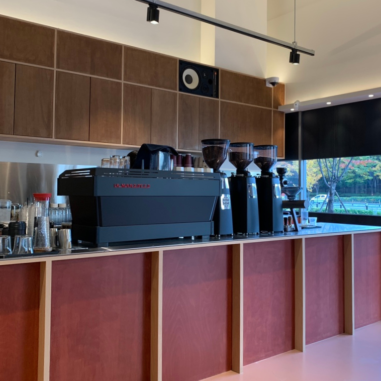 Maderyn Coffee Munjeong Station coffee bar and espresso machines