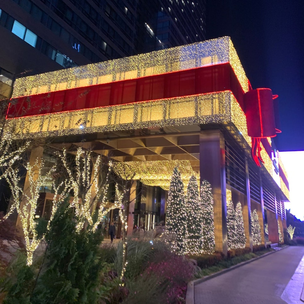 Grand InterContinental Seoul Parnas Grand Kitchen Buffet exterior at night