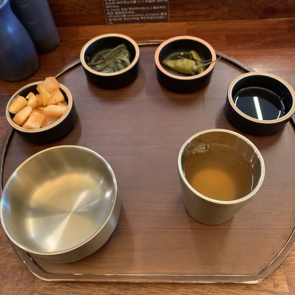 songpanaru station beef rice soup side dishes korean banchan tray