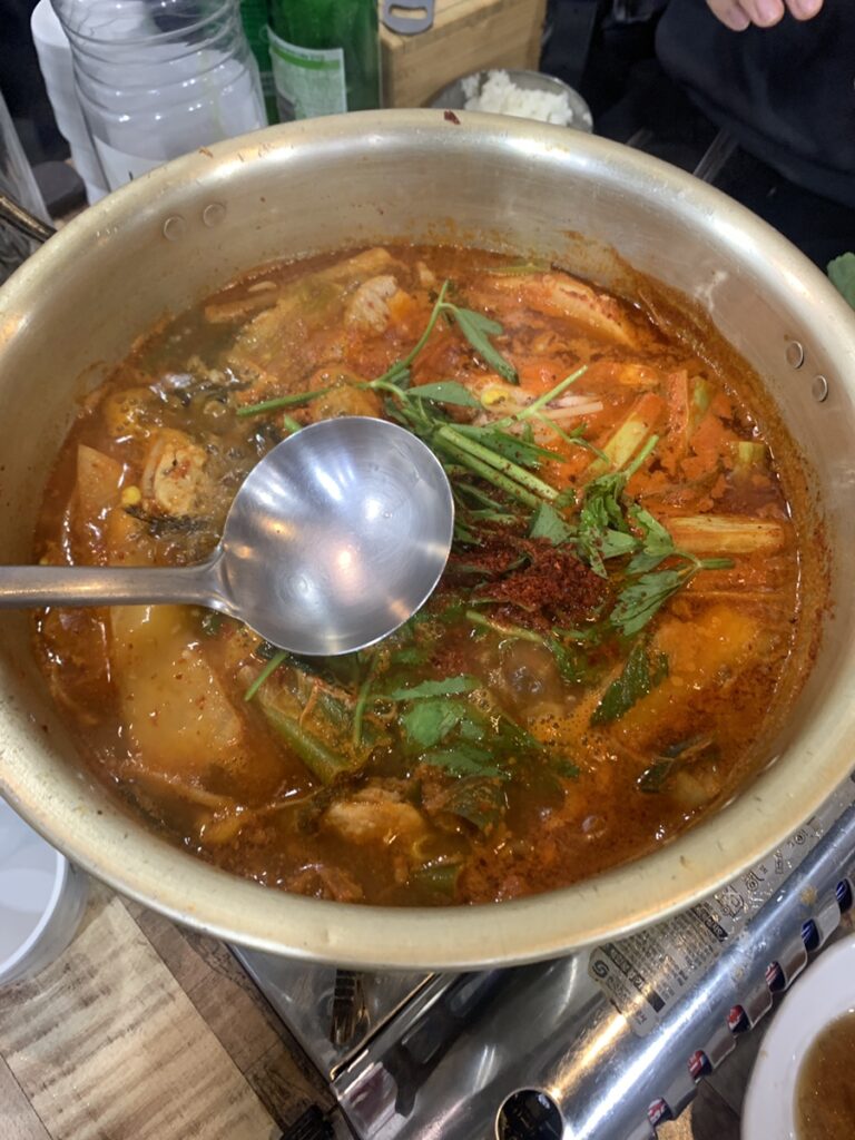 cheonho station seafood restaurant spicy fish stew korean maeuntang pot
