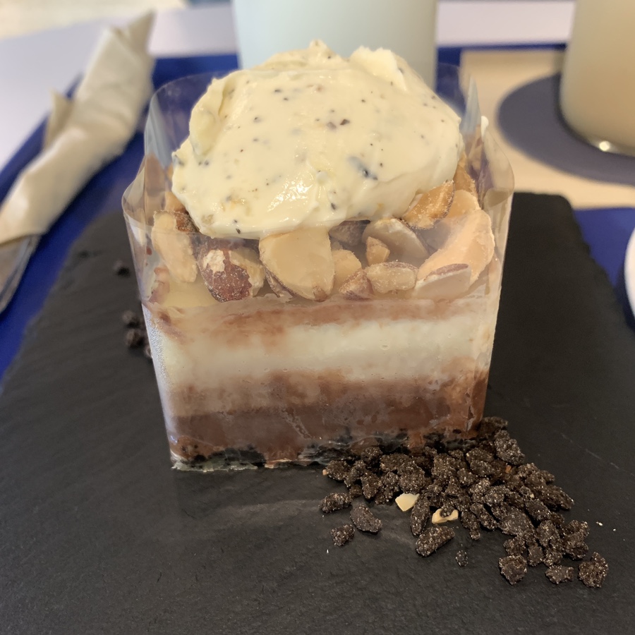 Medium Stone Cafe Seongsu yellow stone cake chocolate citrus dessert