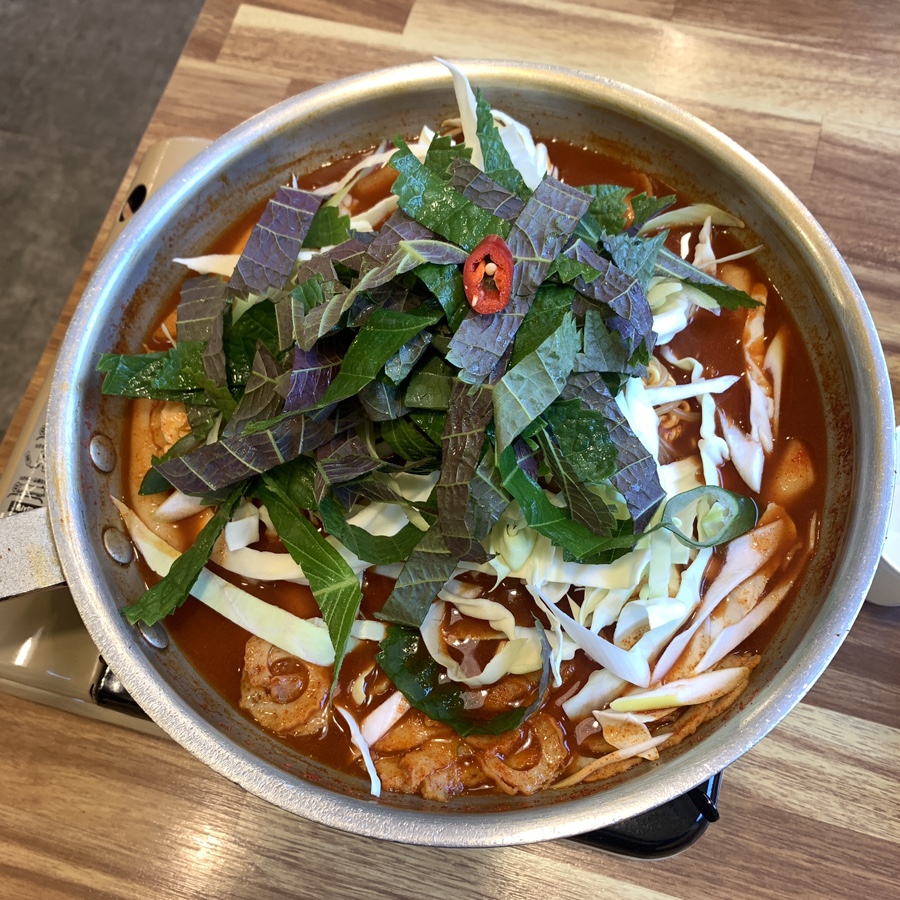 seongsu tteokbokki restaurant spicy instant tteokbokki pot