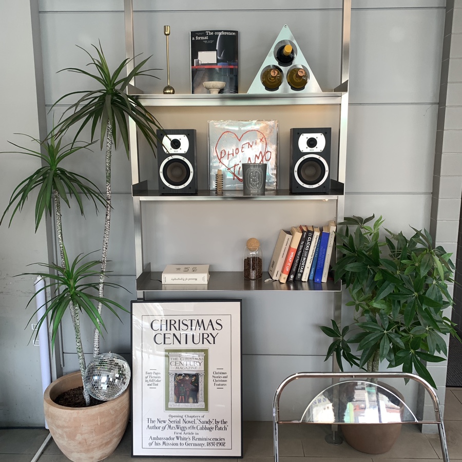 Seolleung cafe a.vam coffee aesthetic shelf plants speaker decor