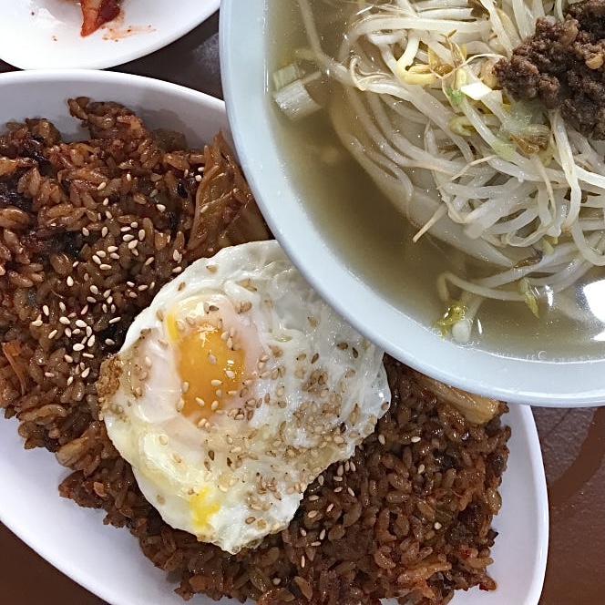 Euljiro Kalguksu Restaurant kimchi fried rice with smoky flavor and fried egg