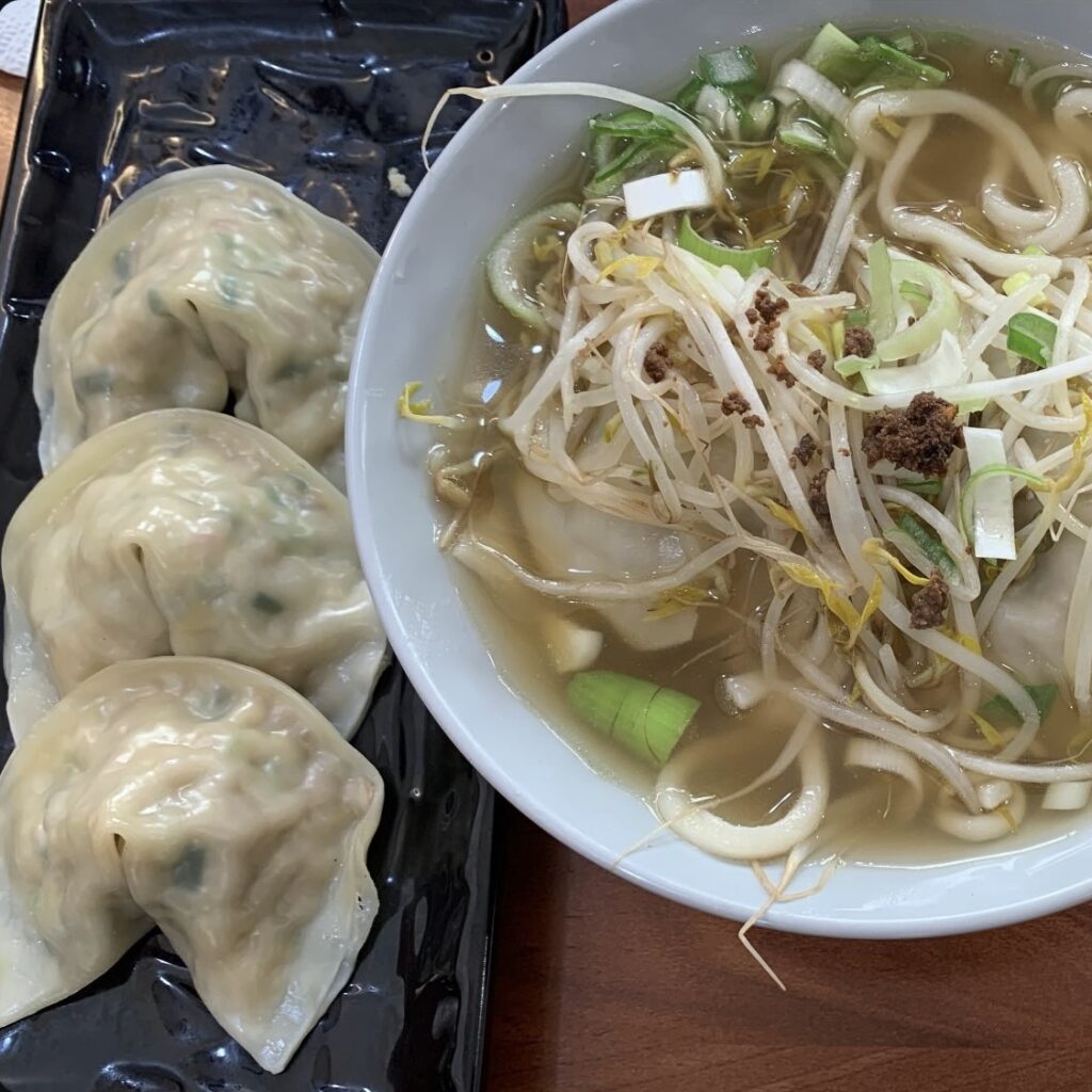 Euljiro Kalguksu Restaurant steamed mandu dumplings on a plate