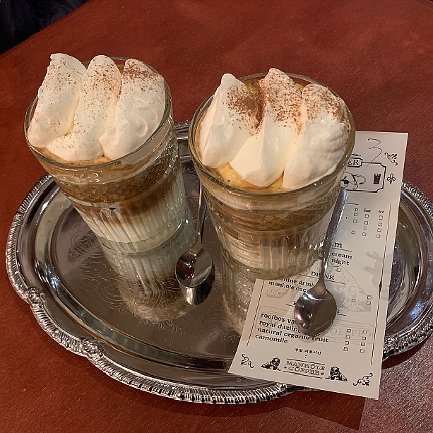 Manhole Coffee Dangsan einspanner cream coffee