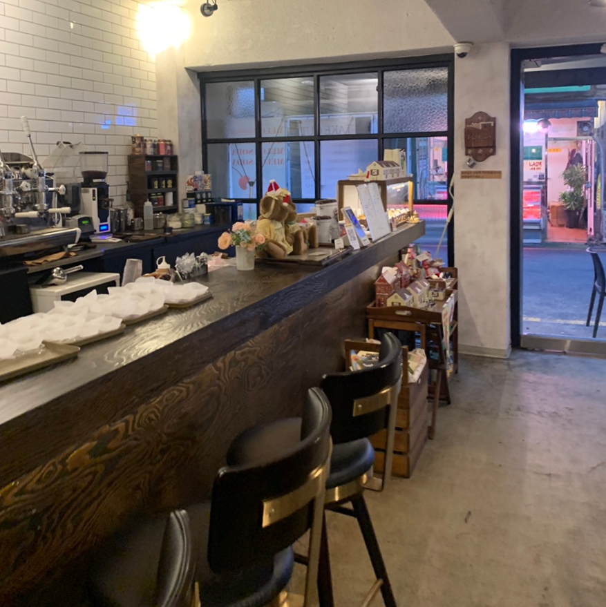 konkuk university dessert cafe cozy interior seating butterhouse