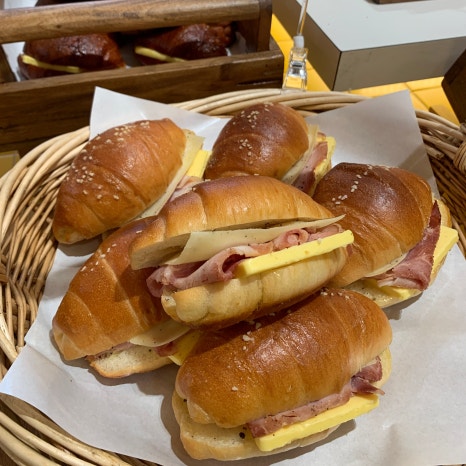 Okuku Bakery Jamsil jambon beurre salt bread sandwich pastry