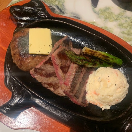 mido grill steak with mashed potato and asparagus house of shinsegae