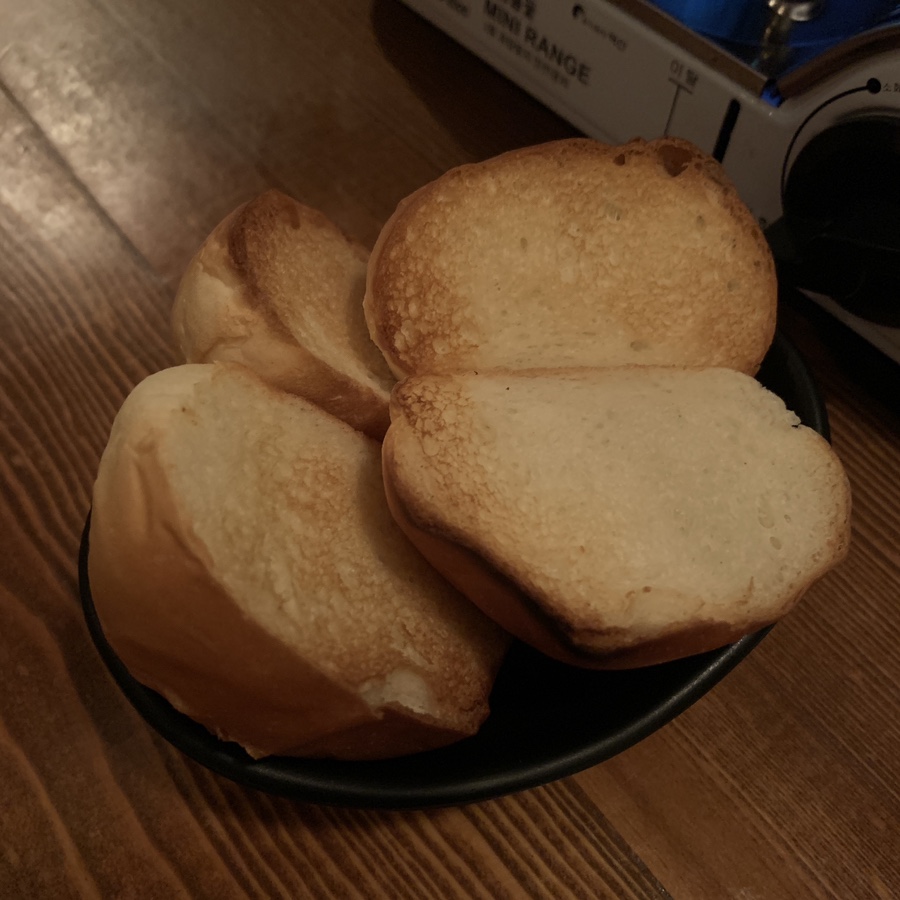 Samseong Station Izakaya near COEX toasted bread served with nabe HARE Izakaya