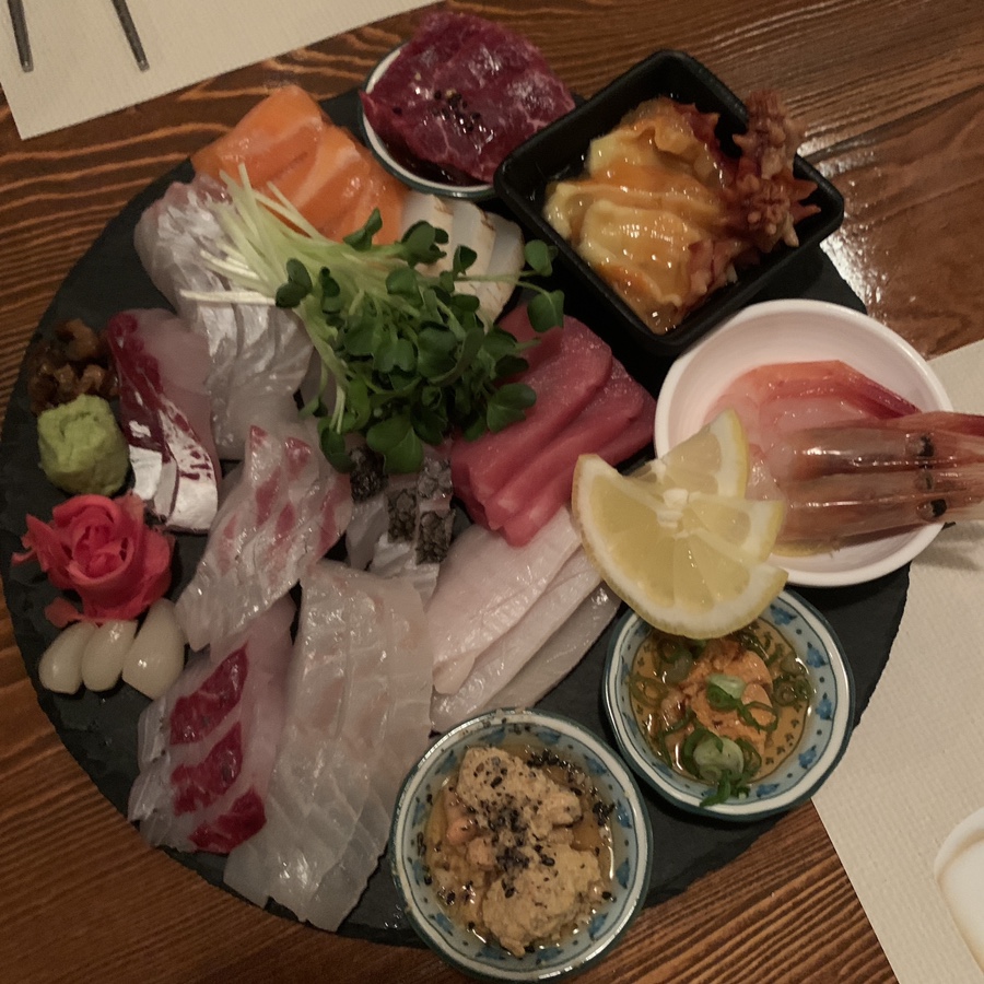 Samseong Station Izakaya near COEX fresh assorted sashimi platter HARE Izakaya
