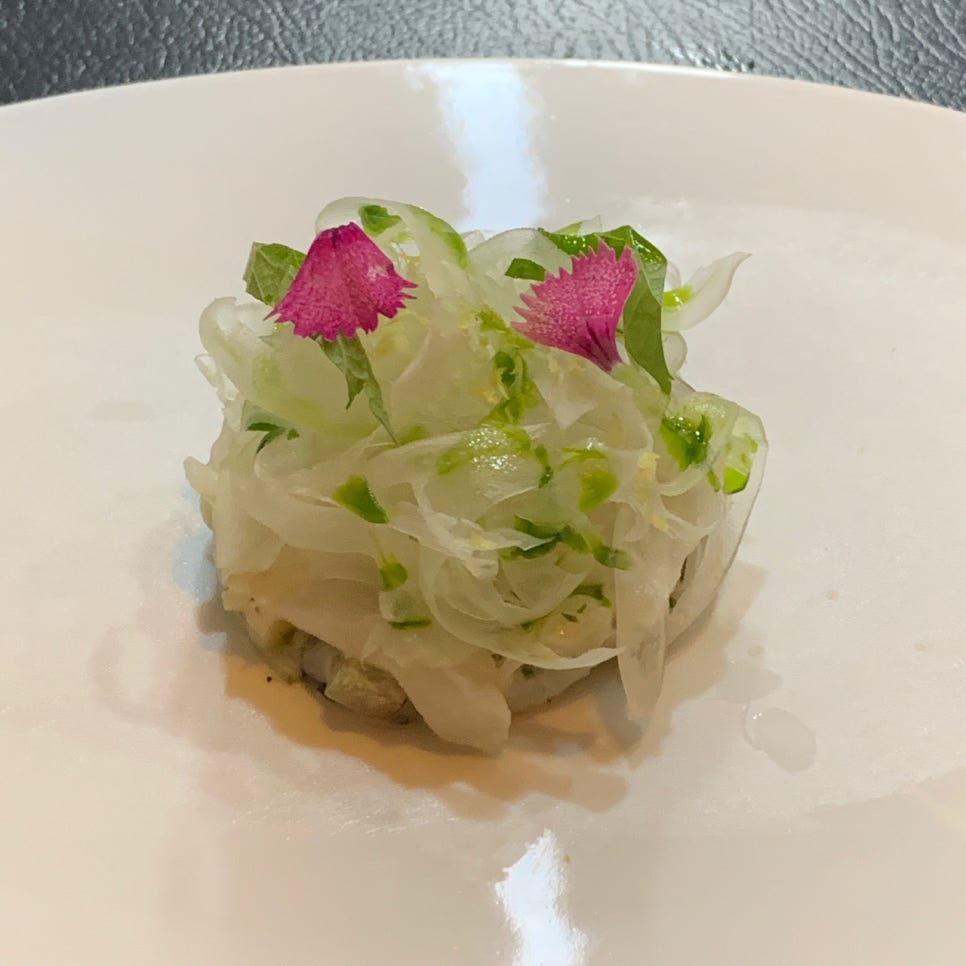 Michelin restaurant Seoul seafood course elegant plating