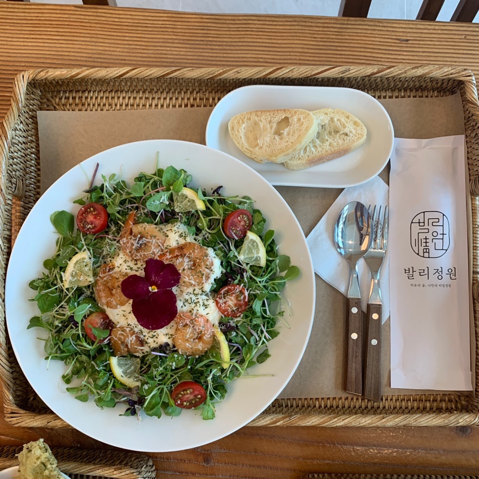 shrimp garden salad pasta Korean brunch Ulsan