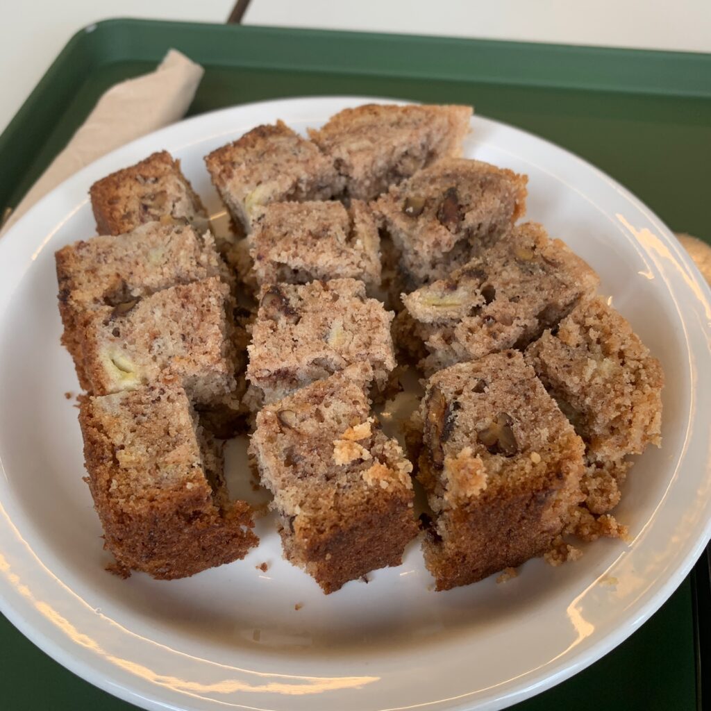 banana cinnamon pound cake dessert ulsan university cafe