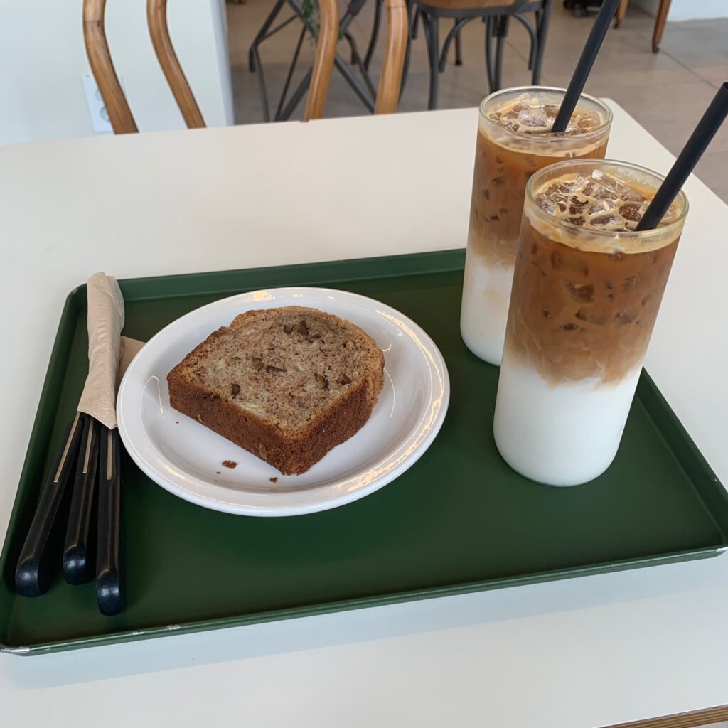 vanilla latte and cake set ulsan university cafe
