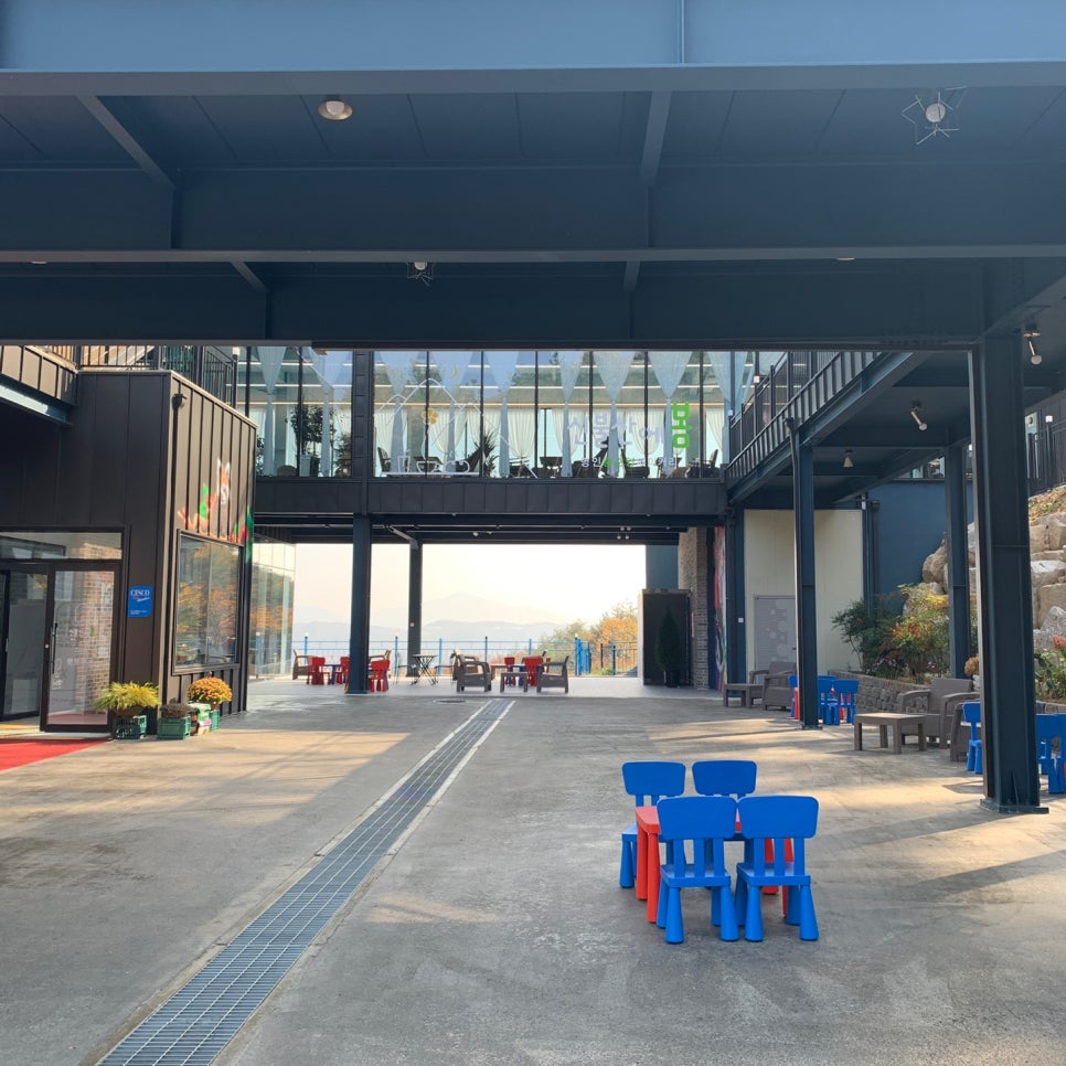 eonyang cafe ulsan sinbulsanebom outdoor space mountain view