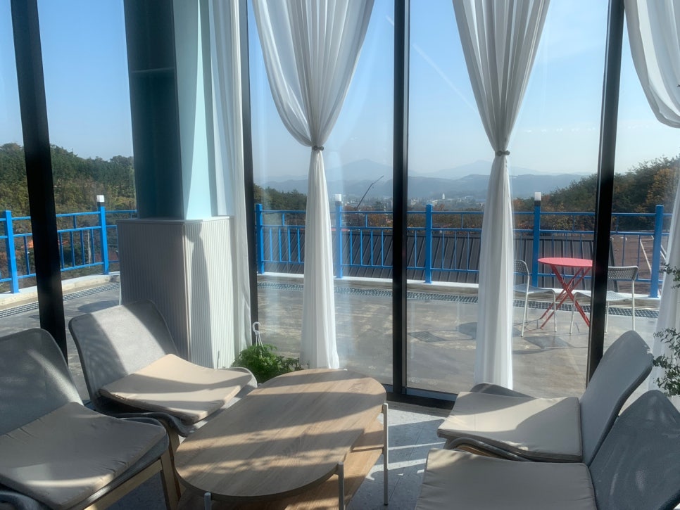 eonyang cafe ulsan sinbulsanebom mountain view indoor seating