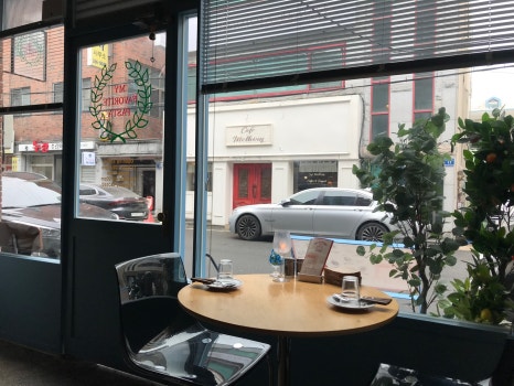 cozy window seat ulsan samsan pasta restaurant interior