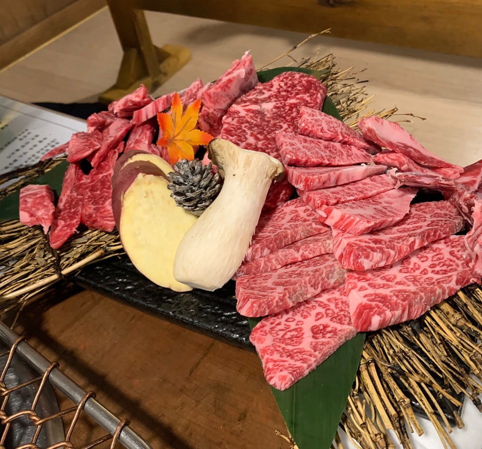 premium Hanwoo beef marbling assorted set Ulsan Eonyang restaurant