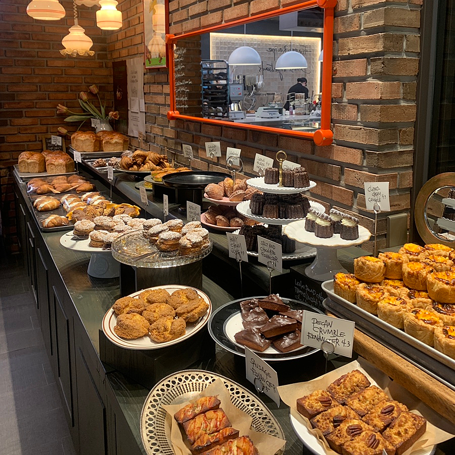 brians coffee basement bakery pastry display dessert seoul