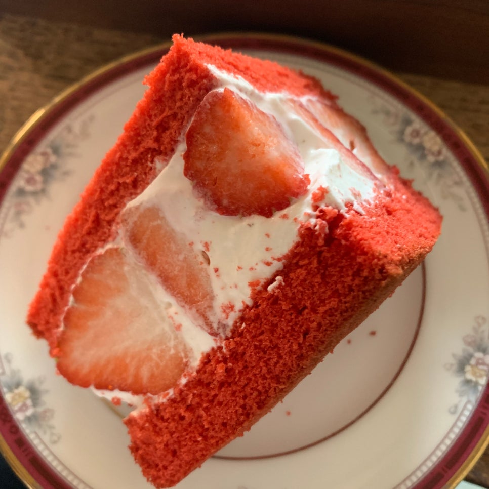 Seochon Hanok Cafe Spectre Near Gyeongbokgung: 2 Must-Try Desserts & Cozy Vibes