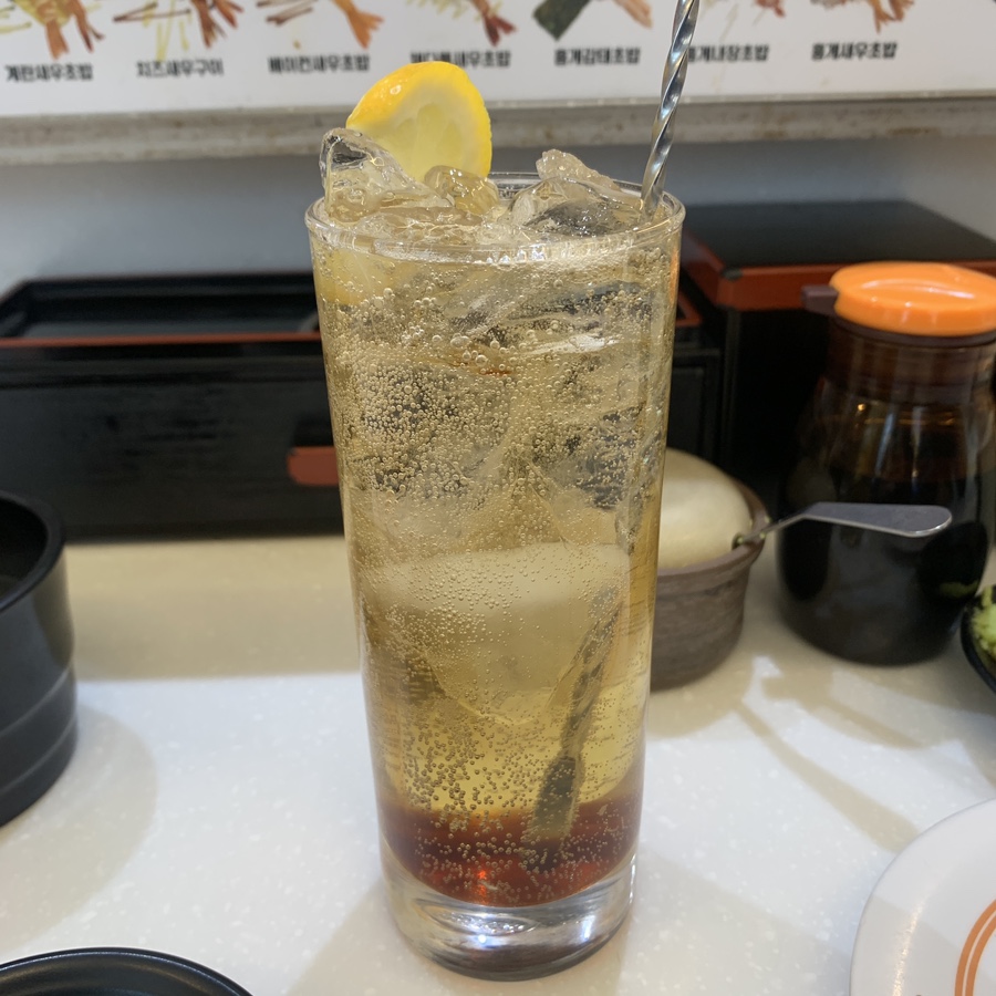 refreshing highball drink at gwangalli sushi restaurant