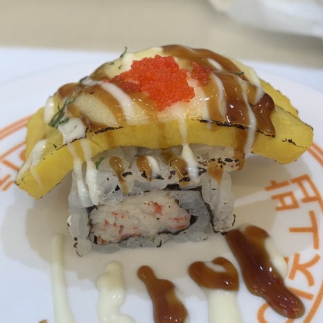 grilled egg sushi roll at yongi sushi gwangalli