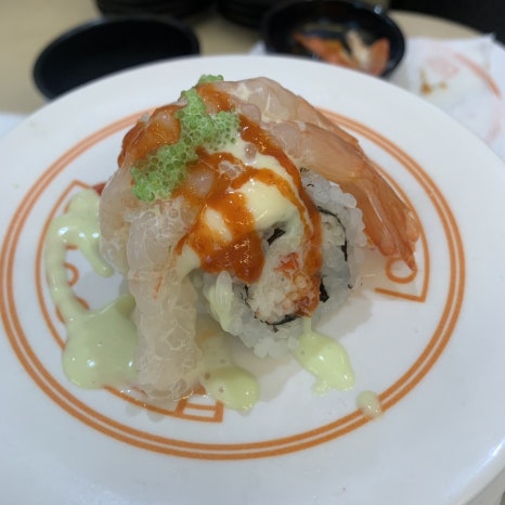 shrimp roll sushi with creamy sauce at yongi sushi gwangalli