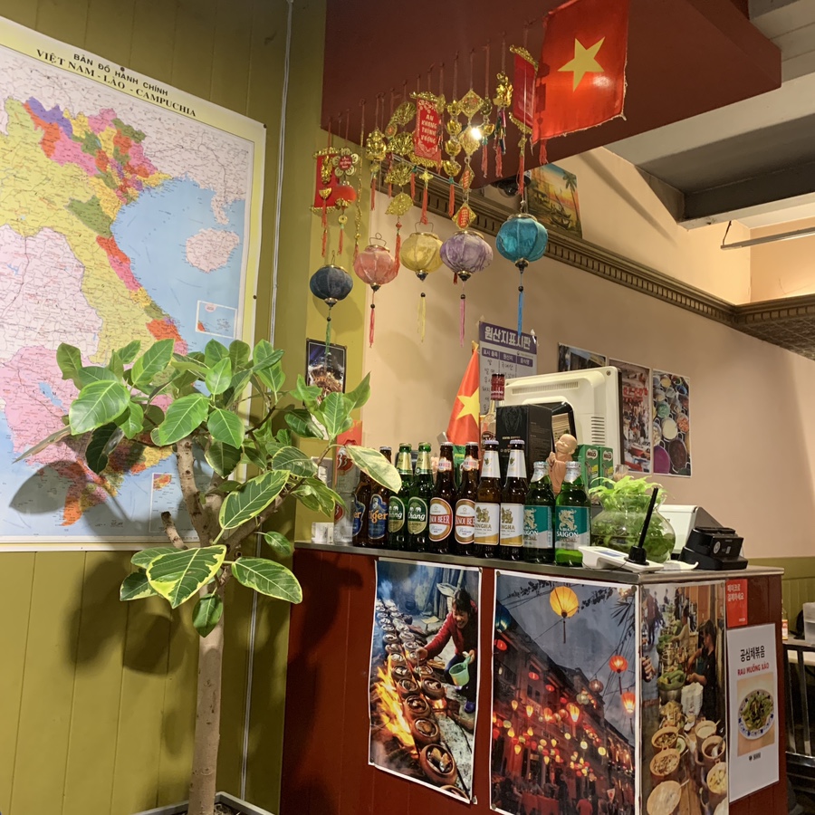 Vietnamese-style interior at Garosugil Vietnamese Restaurant