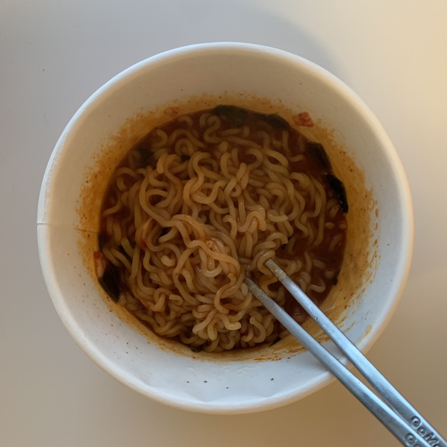cu rabokki ramen cooked spicy noodles in bowl