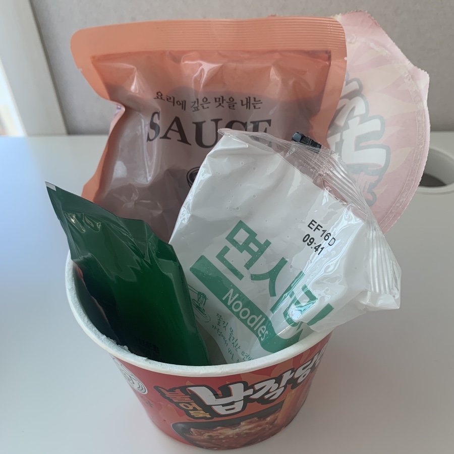 Korean convenience store noodle meal kit ingredients