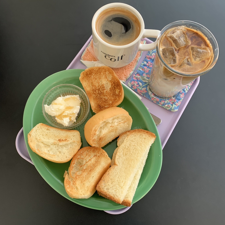 Kaymak bread and Colf Latte set at Ulsan brunch cafe