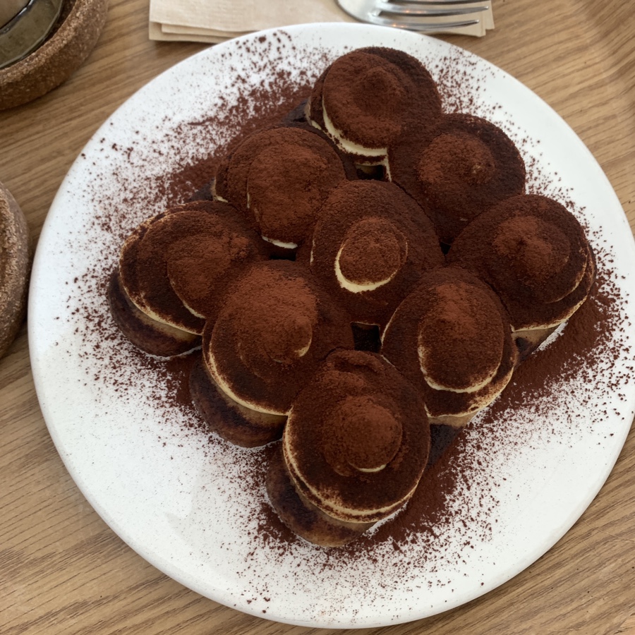 yangjae cafe wonder tiramisu dessert cocoa powder