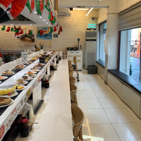interior view of yongi sushi gwangalli conveyor belt sushi restaurant